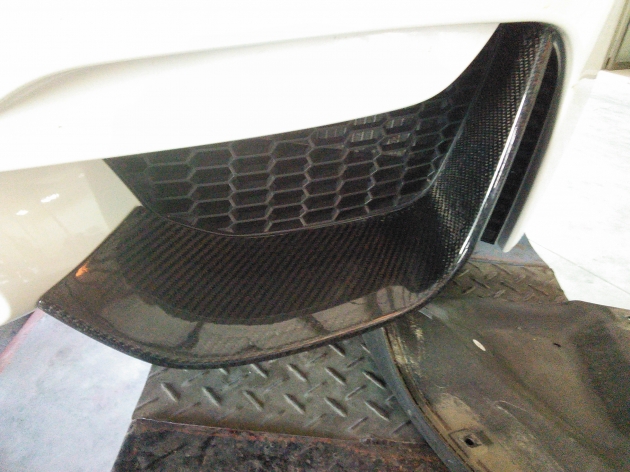 F82 M4 performance front splitter, carbon (by vacuum) 1