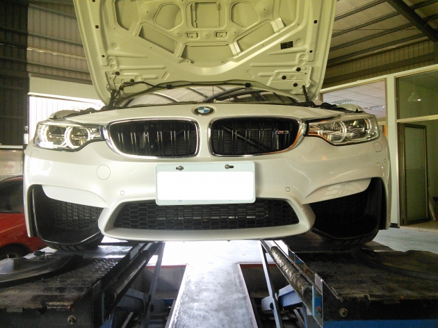 F80 M3 performance front splitter, carbon  (by vacuum) 2
